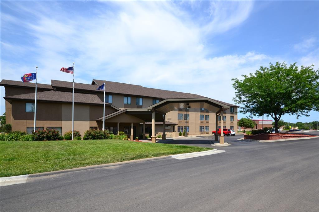 Quality Inn & Suites Lawrence - University Area Экстерьер фото